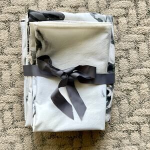 Pottery Barn Teen Twin/Twin XL The Emily & Meritt Bed Of Roses Duvet Cover/Sham